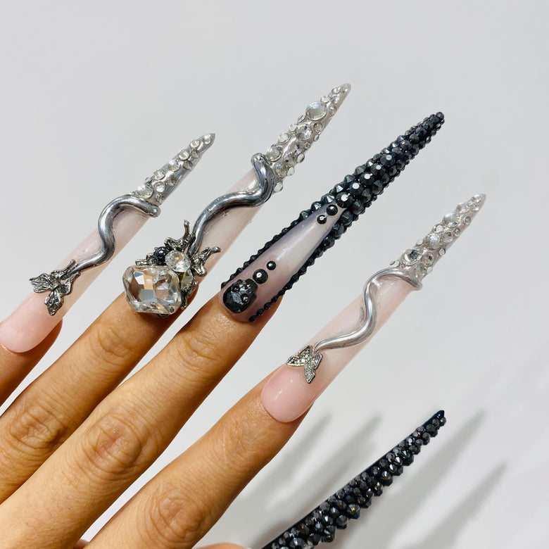 Iron Diva Nails【S44-1219】